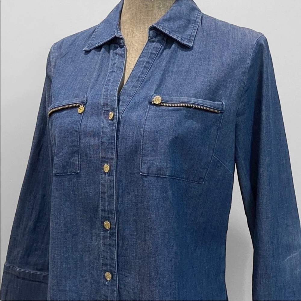 Anne Klein Blue Button Down Denim Shirt Size Medium Zip Pockets, Classic Fit